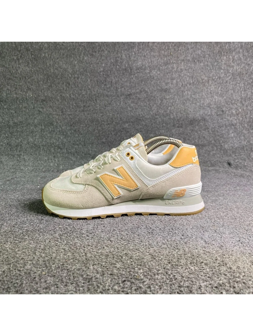 New Balance 574 Core Timberwolf Suede Womens Sz 8 Casual Sneakers WL574COR
